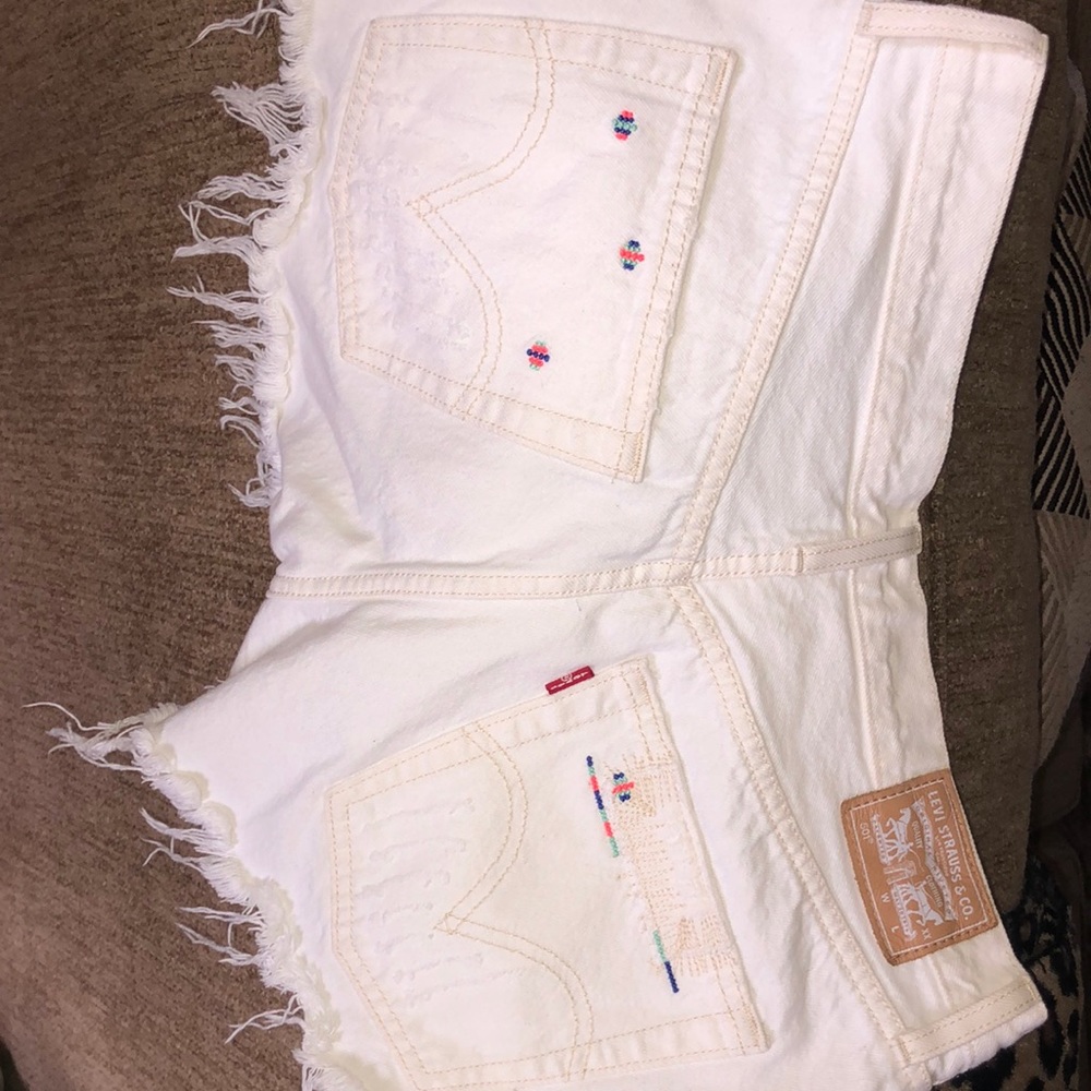 Levi’s short shorts
